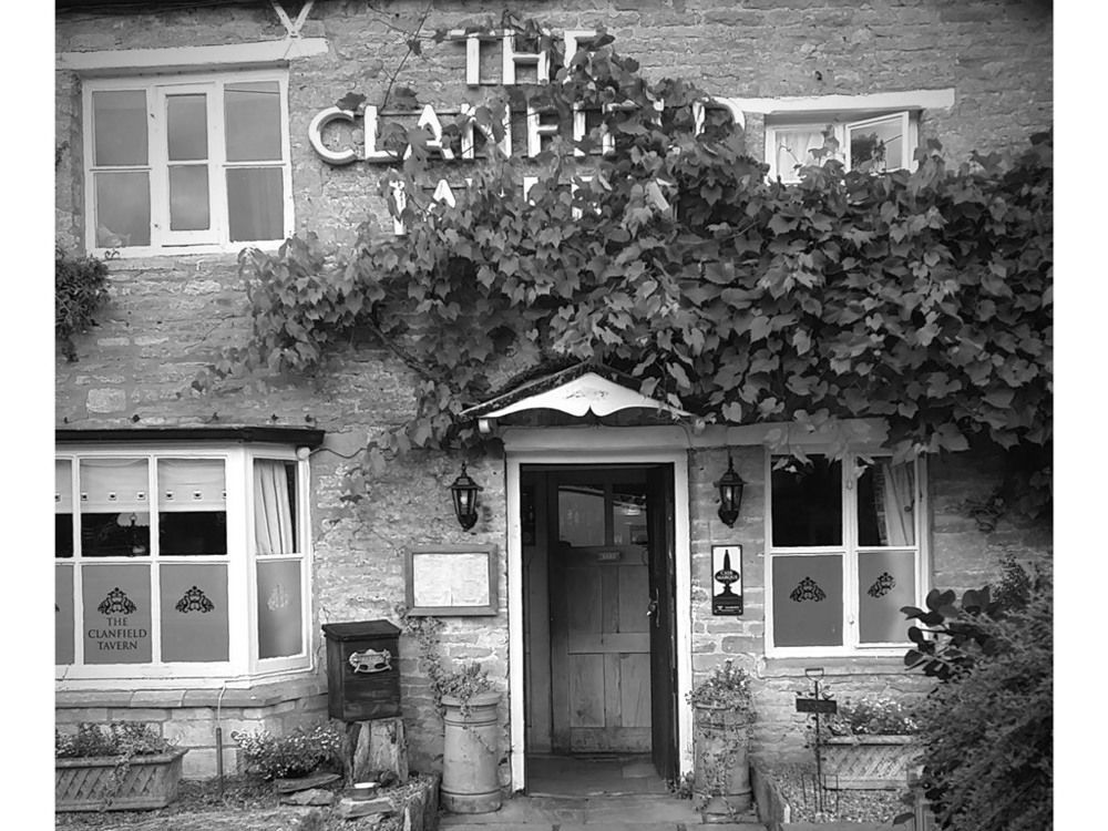 The Clanfield Tavern Exterior photo